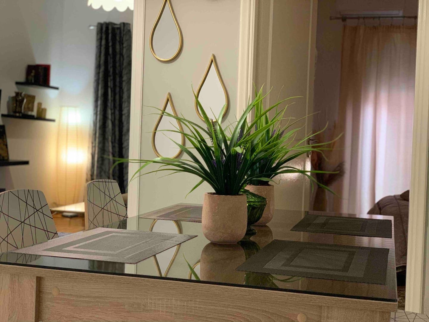 2 Bedrooms Apartment Center of Athens 5 min Subway
