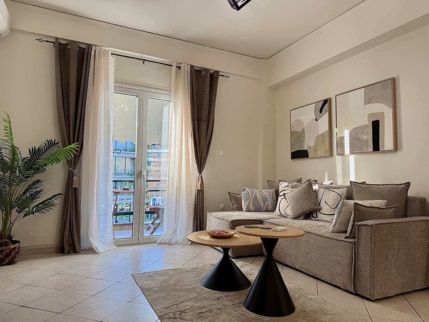 Central Athens Apt | Acropolis, Plaka, Syntagma