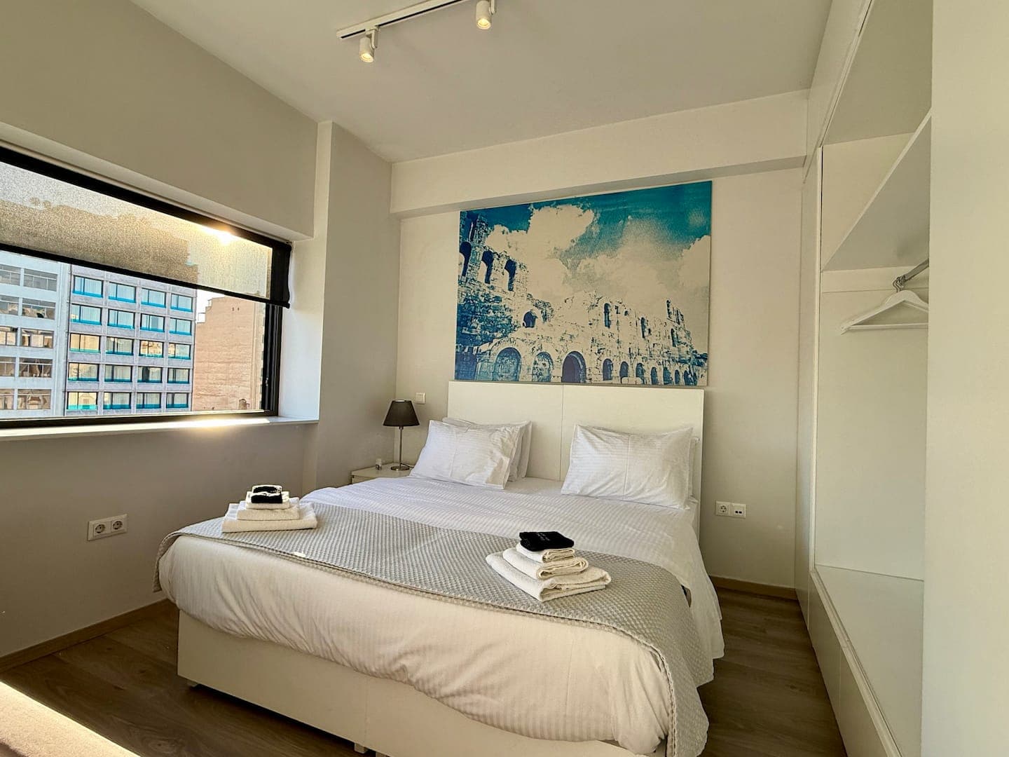 Modern Monastiraki Apartment w/ Parthenon view photo 9