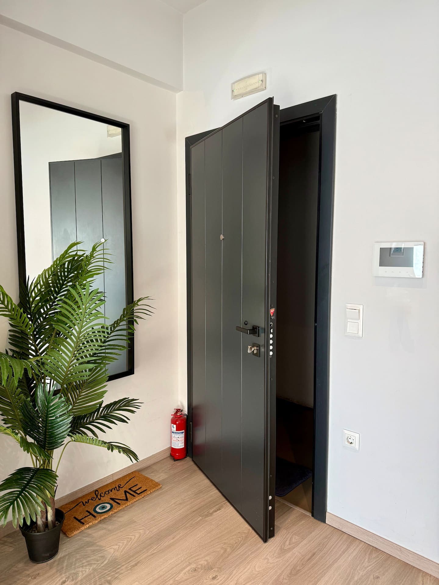 Modern Monastiraki Apartment w/ Parthenon view photo 14