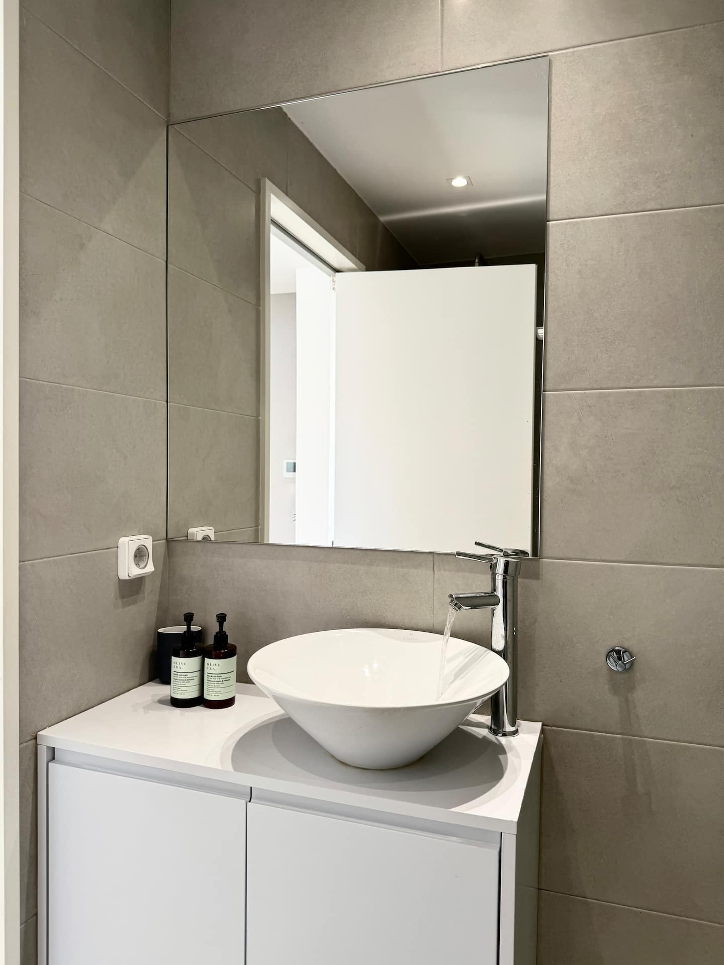 Modern Monastiraki Apartment w/ Parthenon view photo 18
