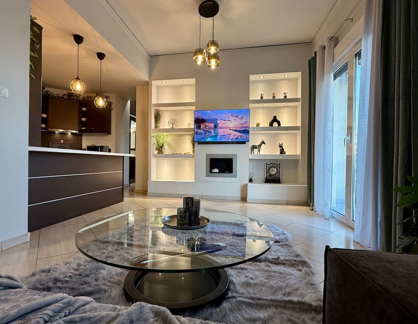 Modern 2BR | 2 min Metro | Walk to Acropolis