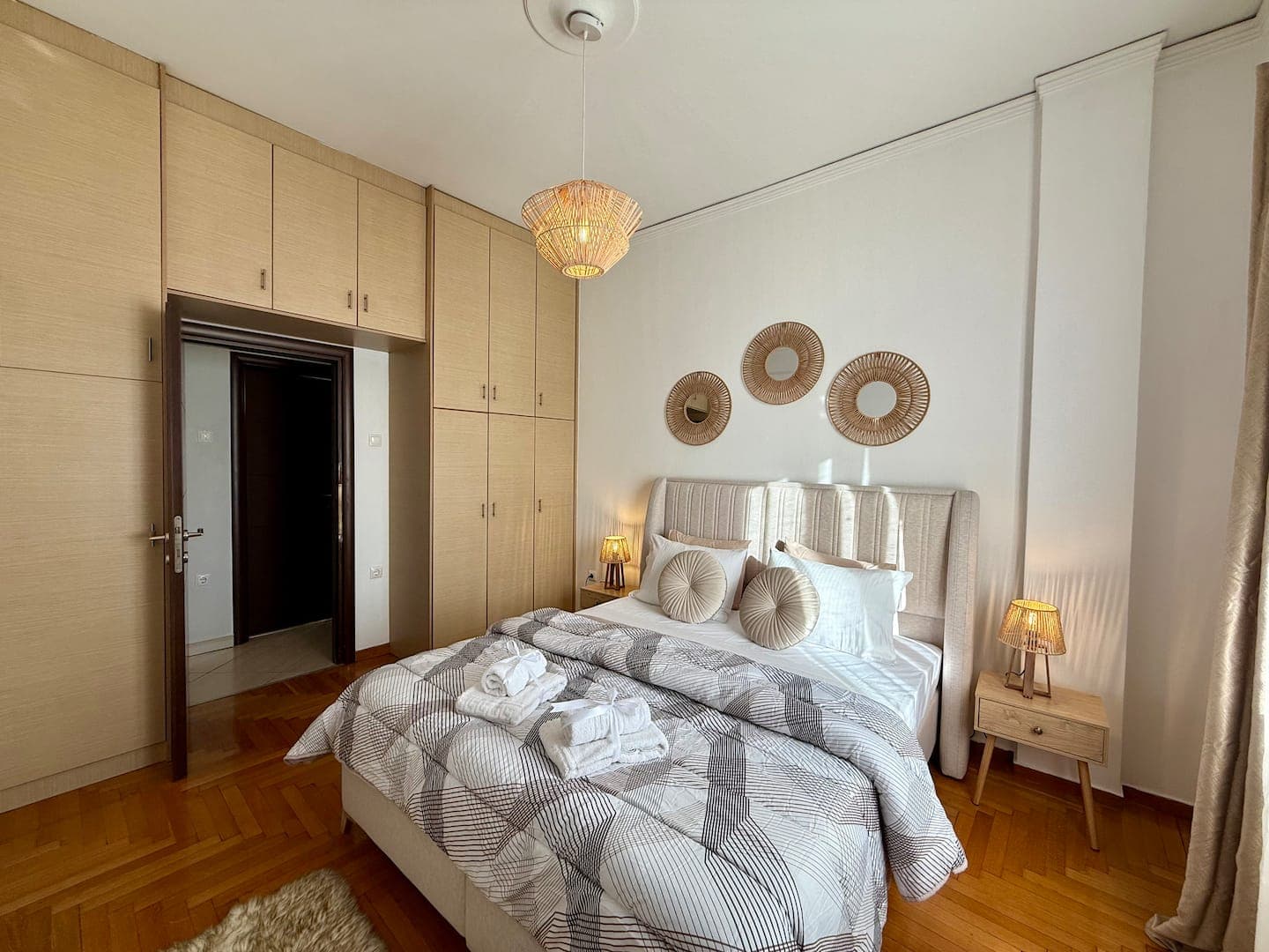 Modern 2BR | 2 min Metro | Walk to Acropolis photo 19