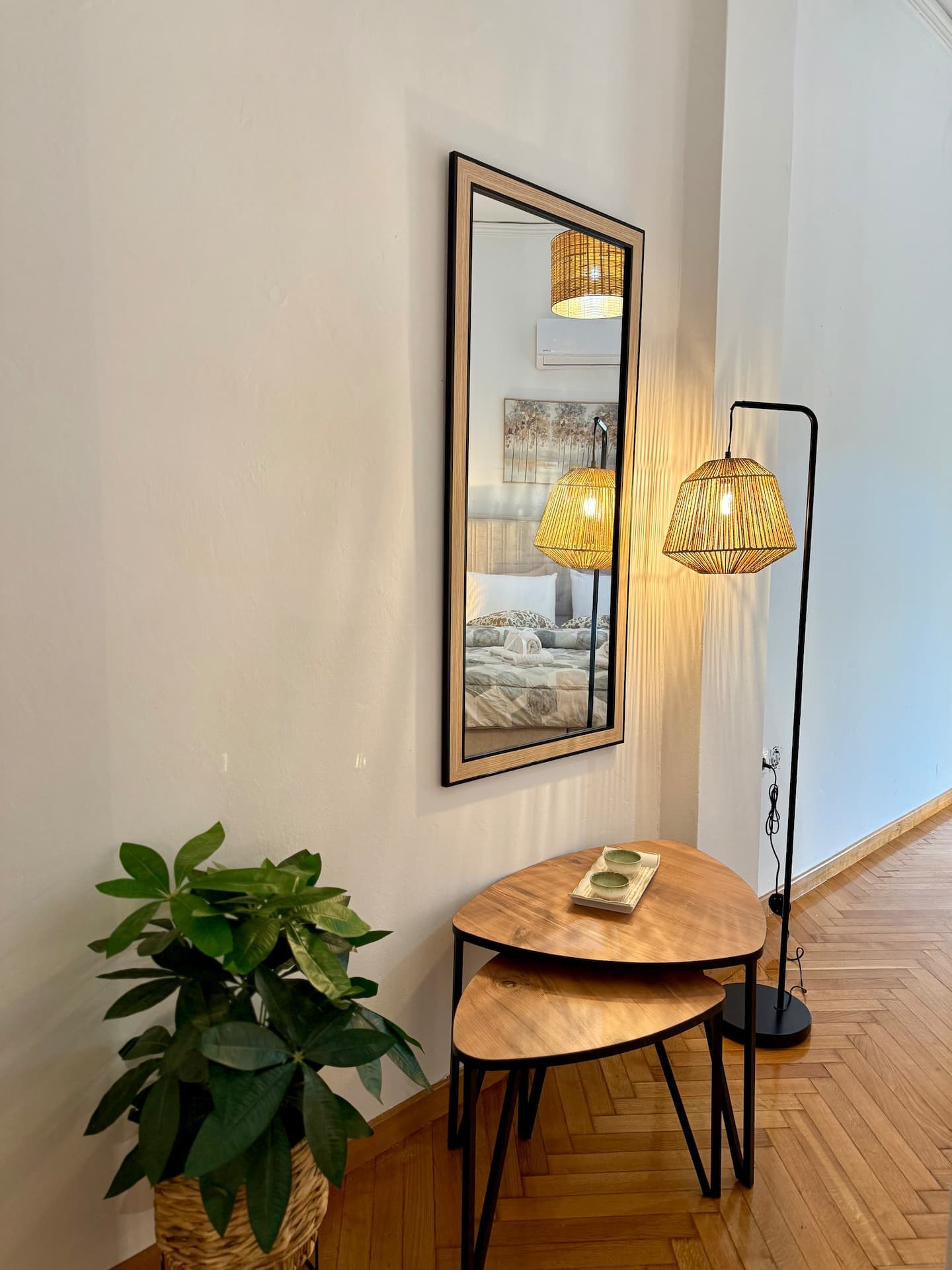 Modern 2BR | 2 min Metro | Walk to Acropolis photo 21