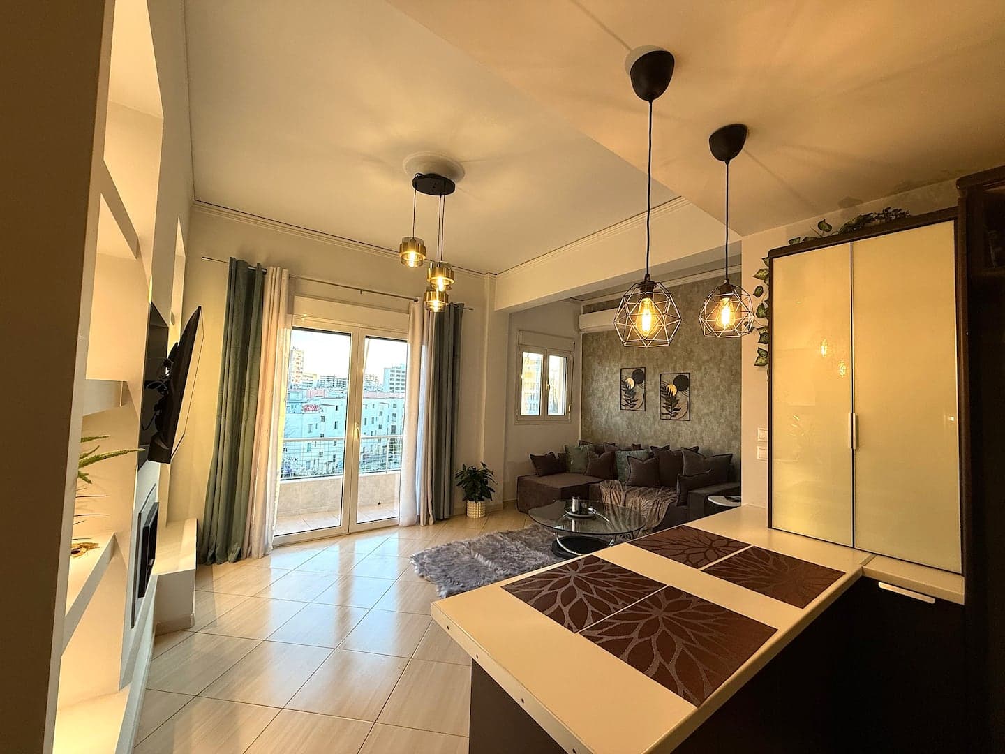 Modern 2BR | 2 min Metro | Walk to Acropolis photo 26