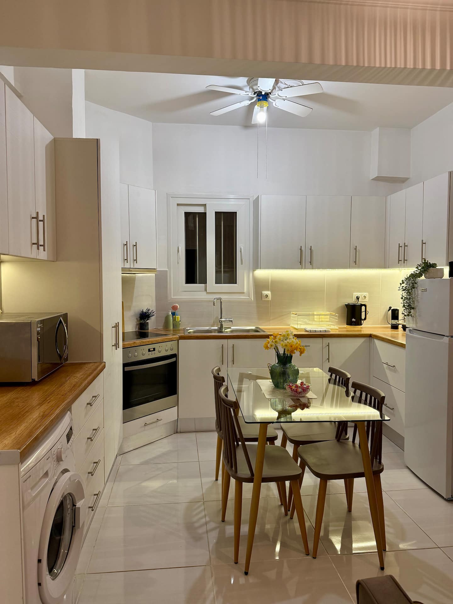 Acropolis Museum Elegant 2BR Apartment photo 2
