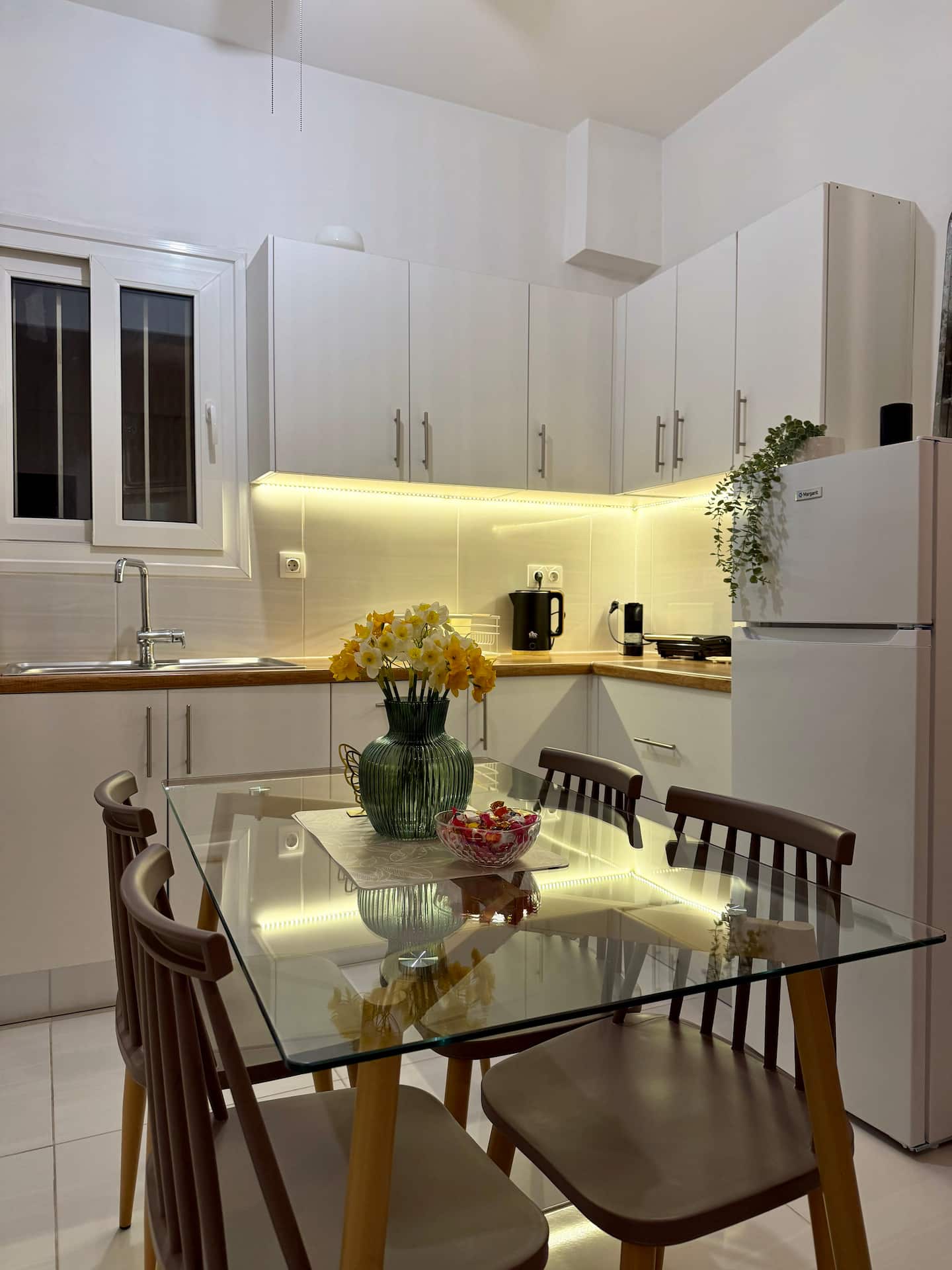 Acropolis Museum Elegant 2BR Apartment photo 8