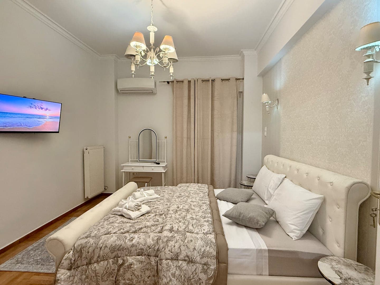 Acropolis Museum Elegant 2BR Apartment photo 9