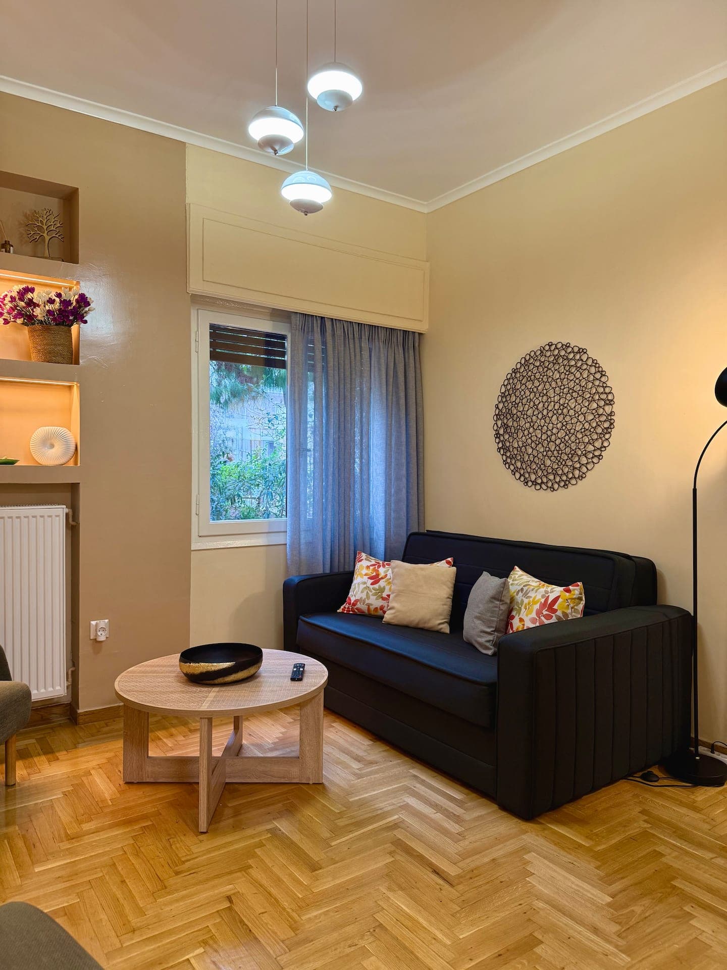 Bright Apt | Quiet | Near Metro | Fast WiFi photo 13