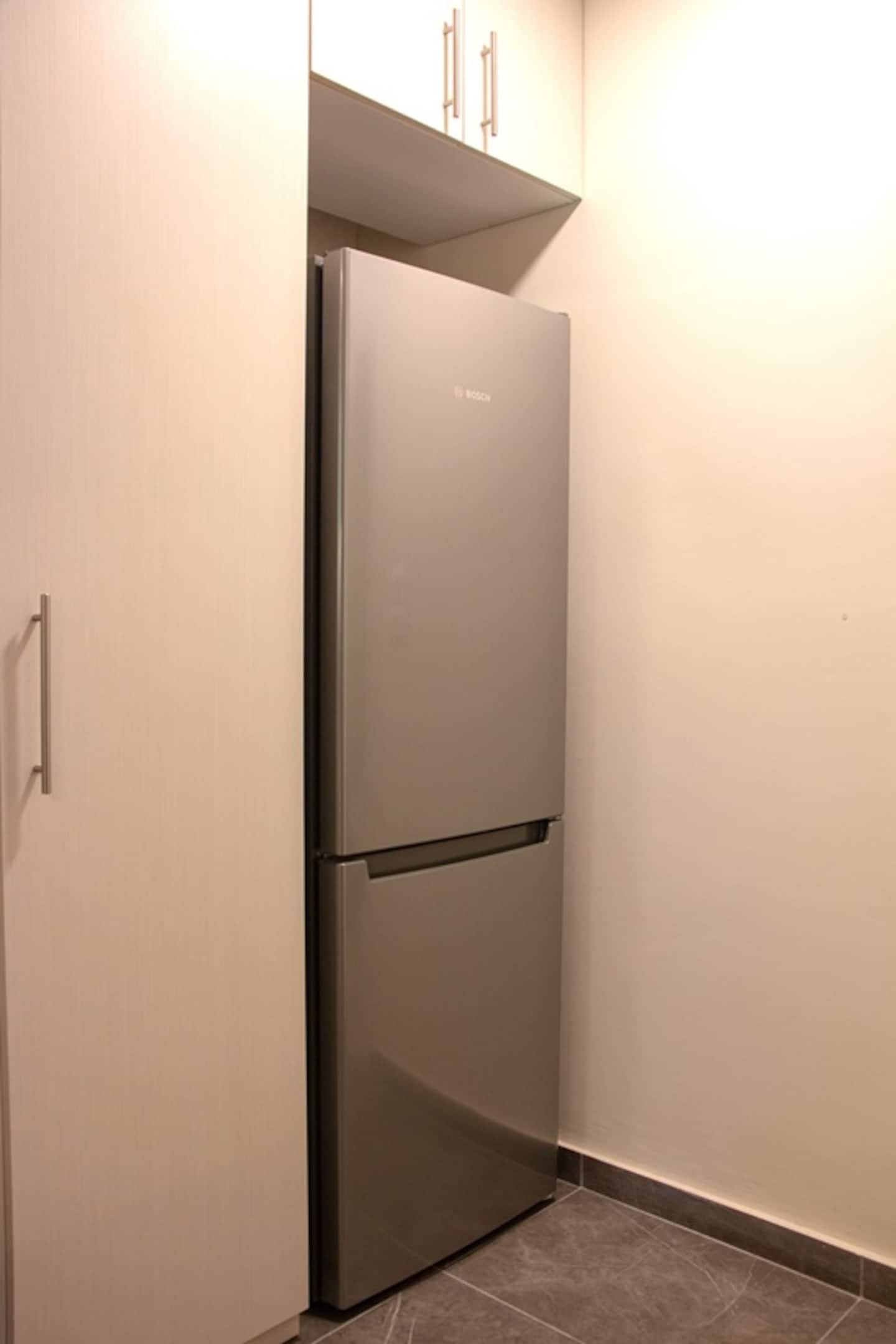 Bright Apt | Quiet | Near Metro | Fast WiFi photo 27