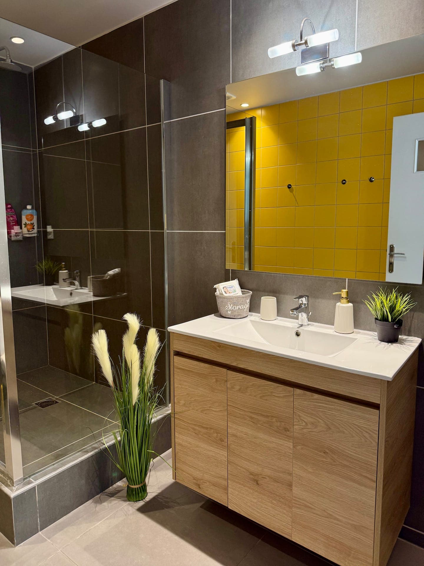 Spacious Apartment | Heart of Athens photo 14
