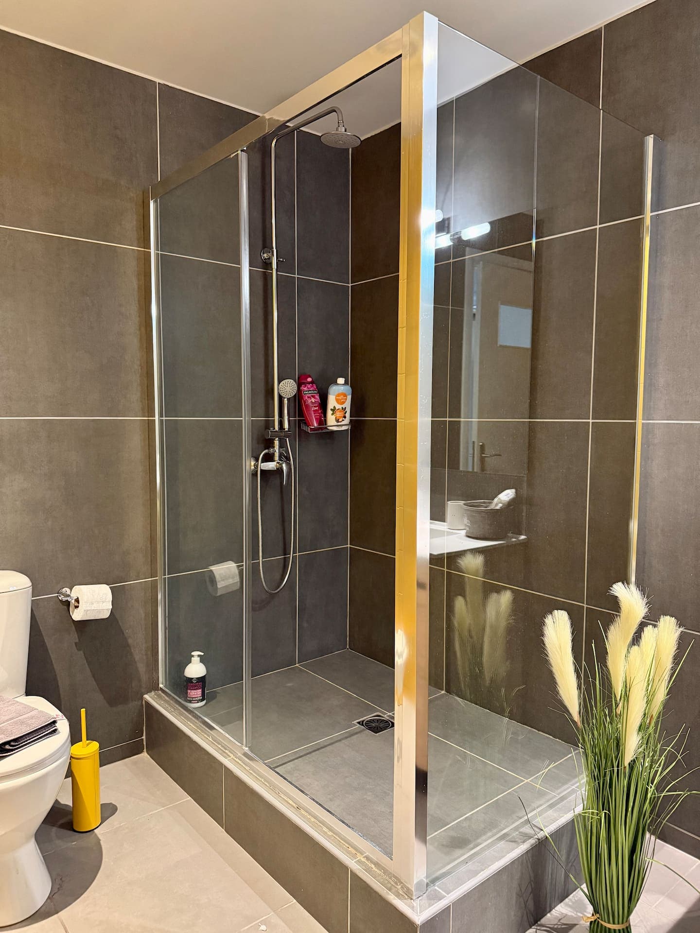 Spacious Apartment | Heart of Athens photo 15