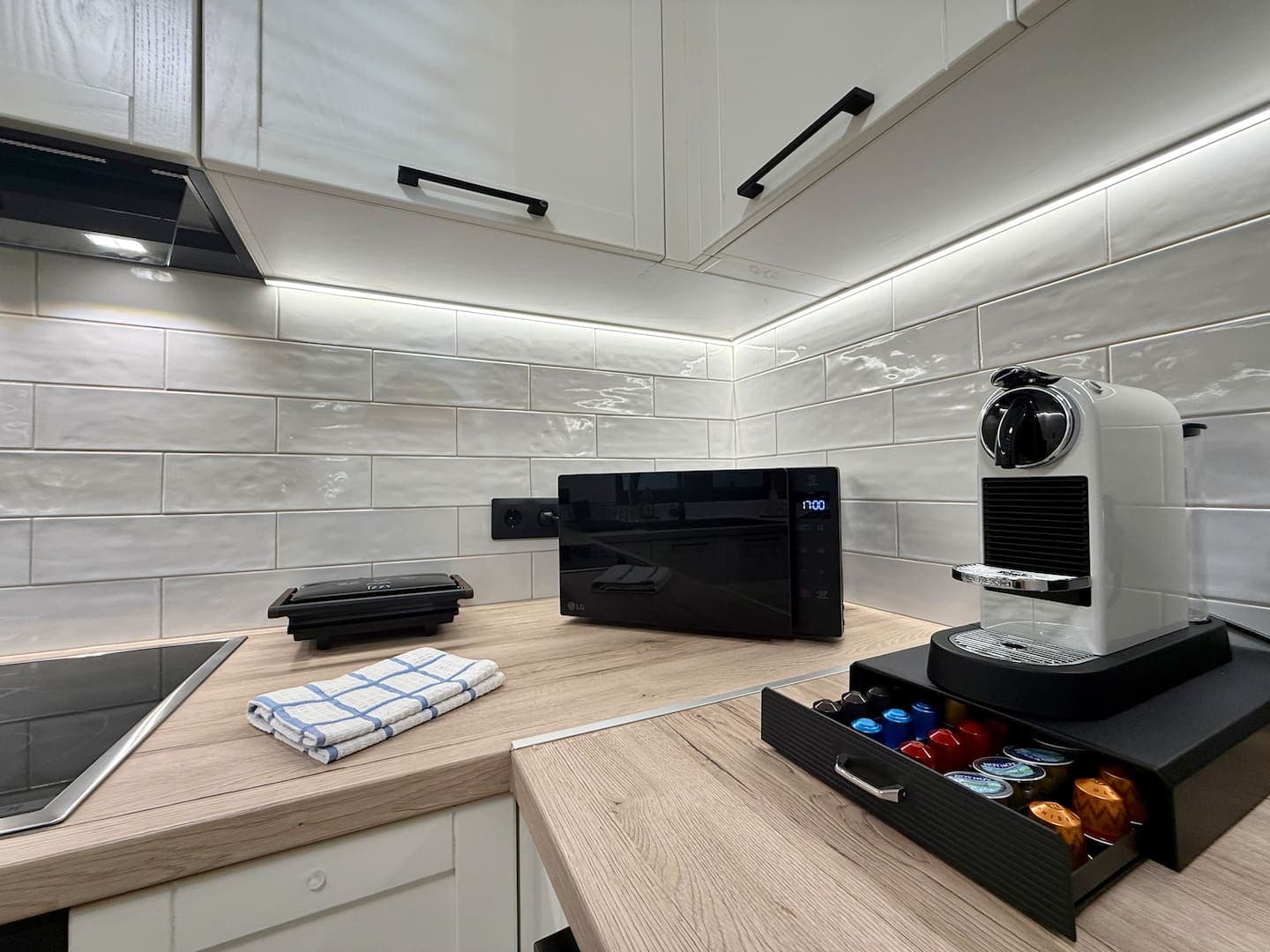 Celine Luxury Apartment & Garden photo 4