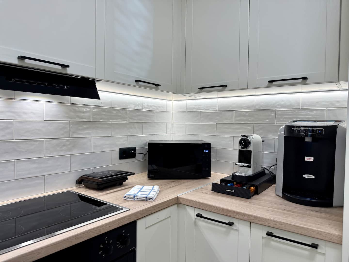 Celine Luxury Apartment & Garden photo 24