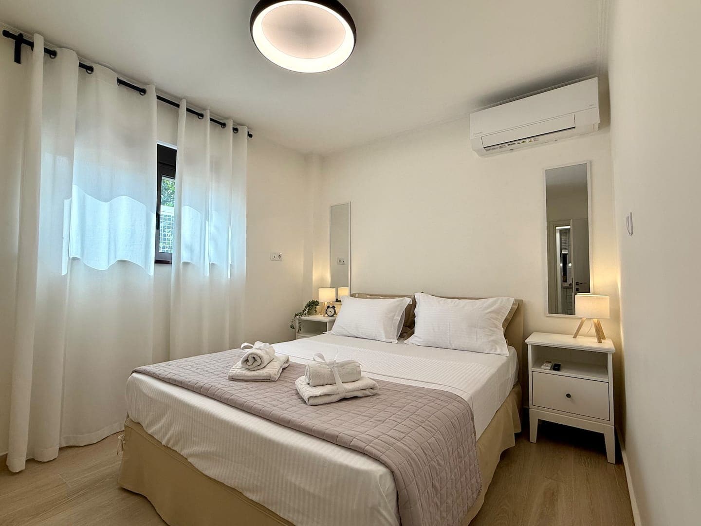 Celine Luxury Apartment & Garden photo 26
