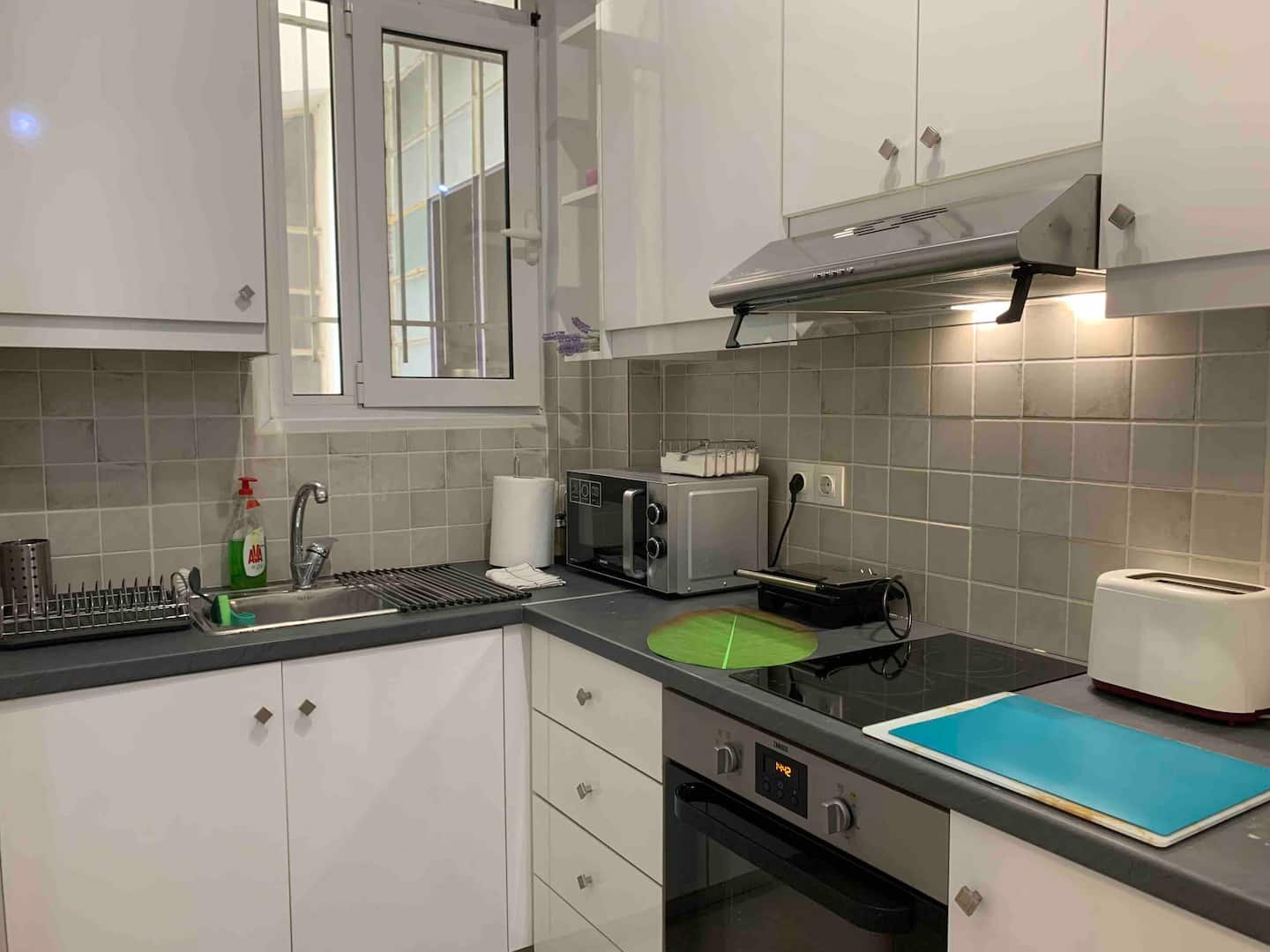 Modern Charm: Stylish Apartment in Central Athens photo 5