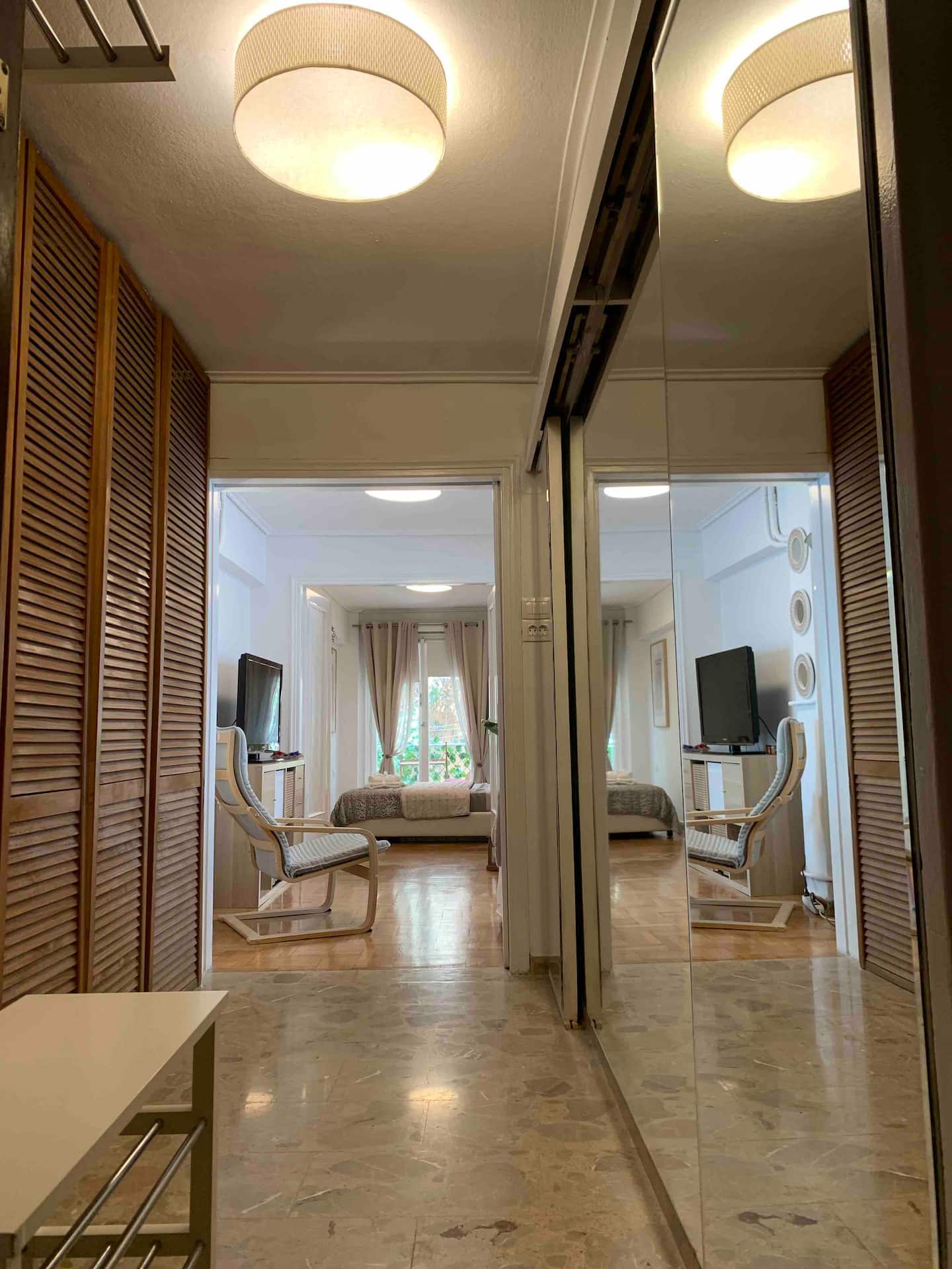 Chic Urban Living: Apartment in Acropolis-Koukaki photo 6