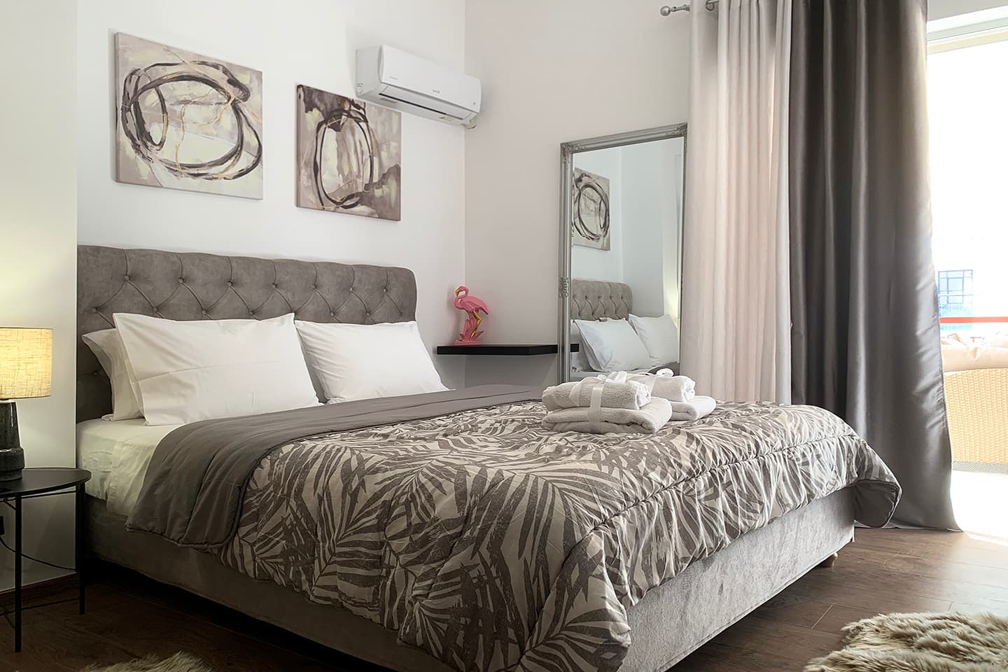 Luxury Elegance in City Center photo 3