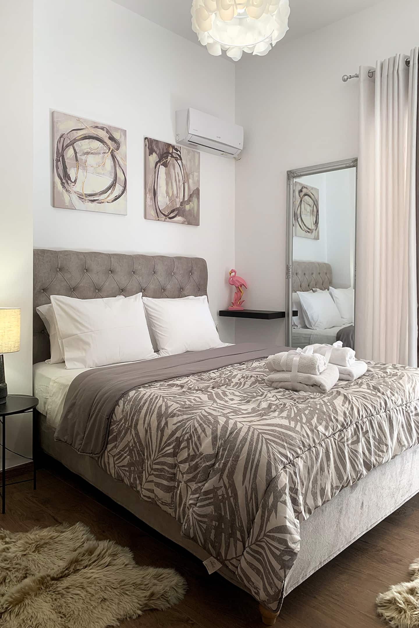 Luxury Elegance in City Center photo 13