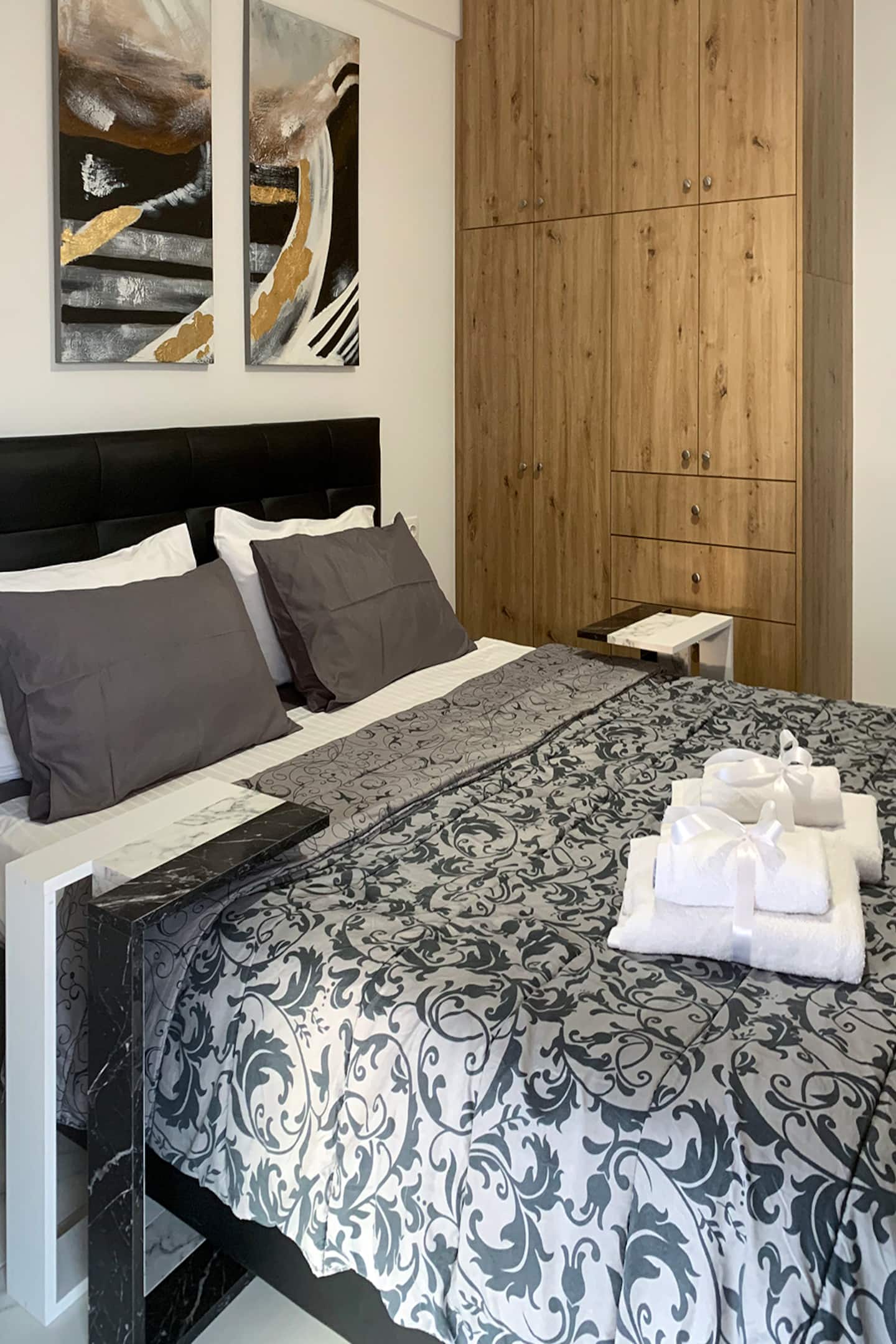 Luxury Elegance in City Center photo 18