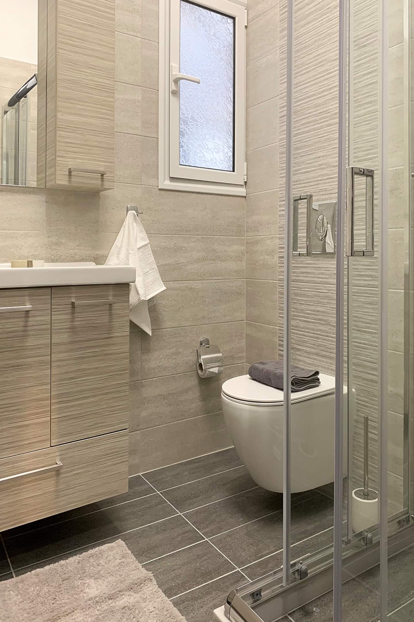 Luxury Elegance in City Center photo 22
